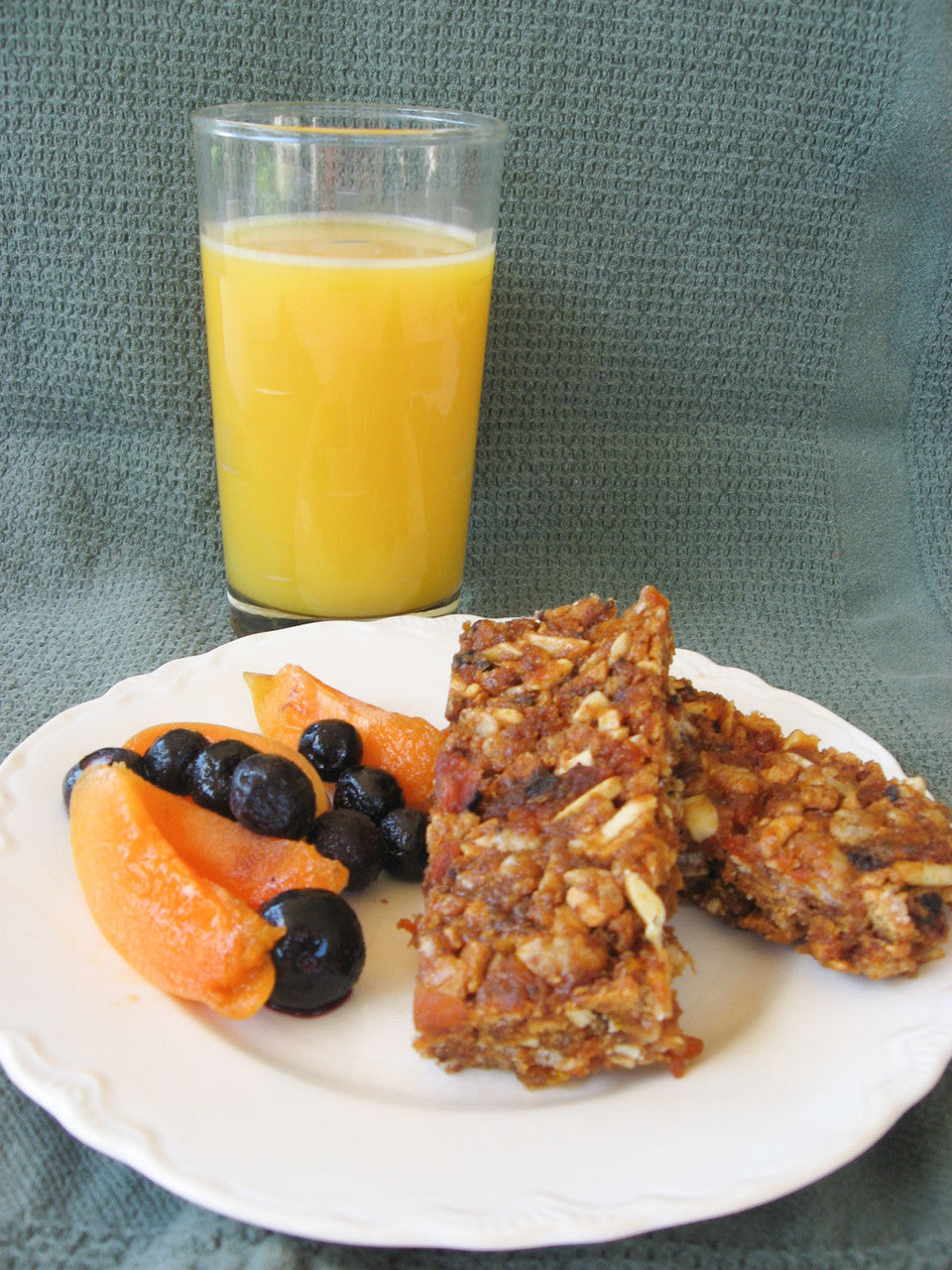  Dried Apricot Granola Bars