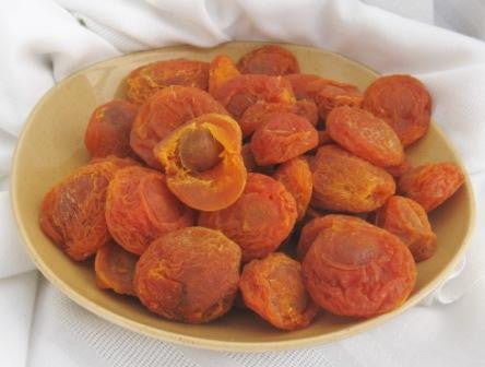 Whole Dried Apricot With Pit